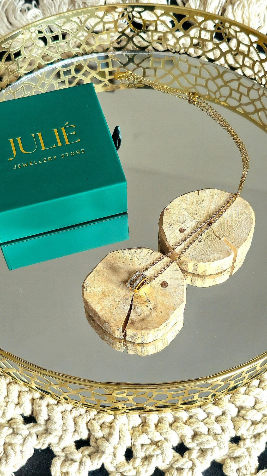 Ogrlica Venus od titanijskog nehrđajućeg čelika s troslojnom 18k pozlatom