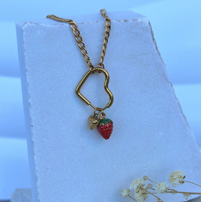 Privjesak Strawberry - Julié Jewellery Store