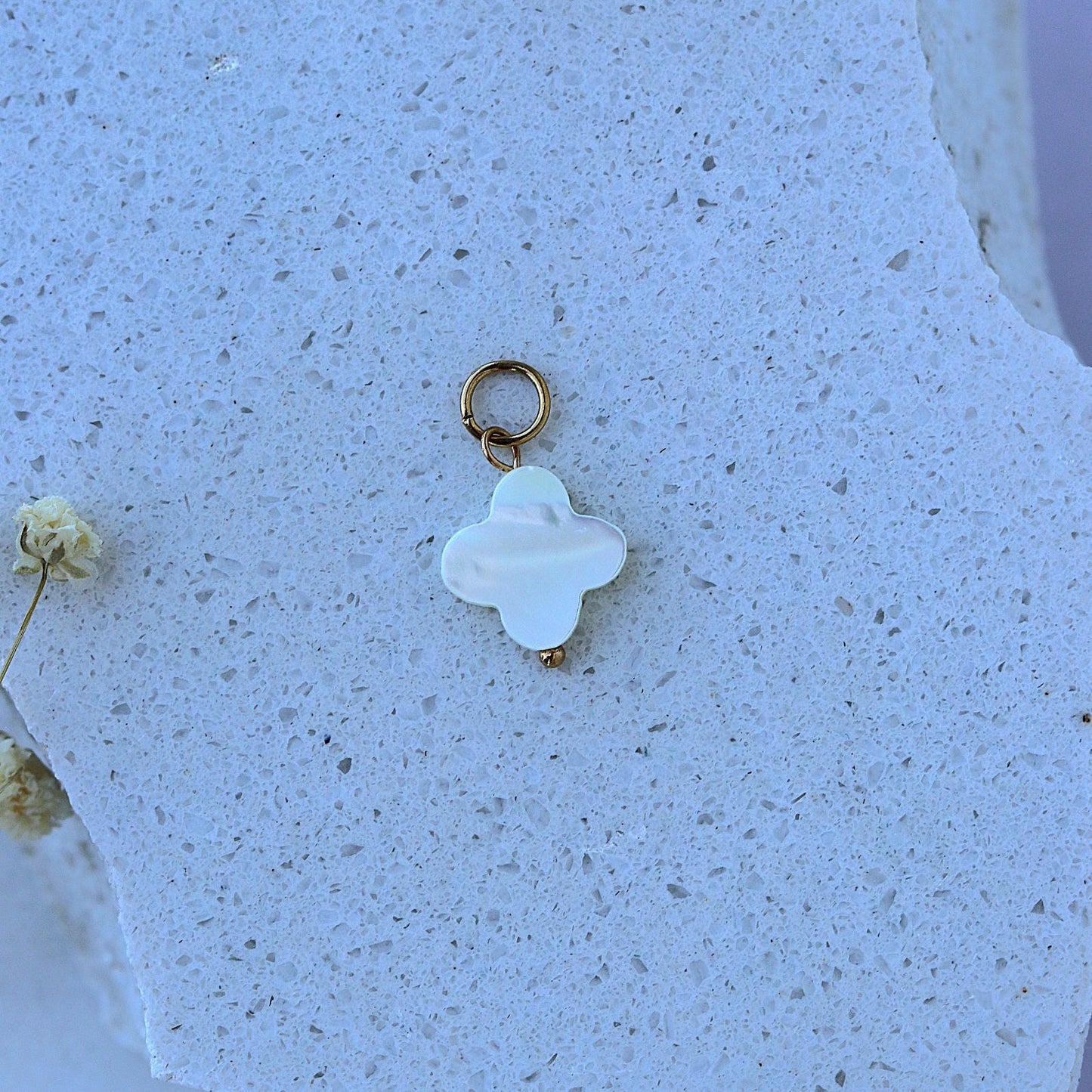 Privjesak White Clover - Julié Jewellery Store